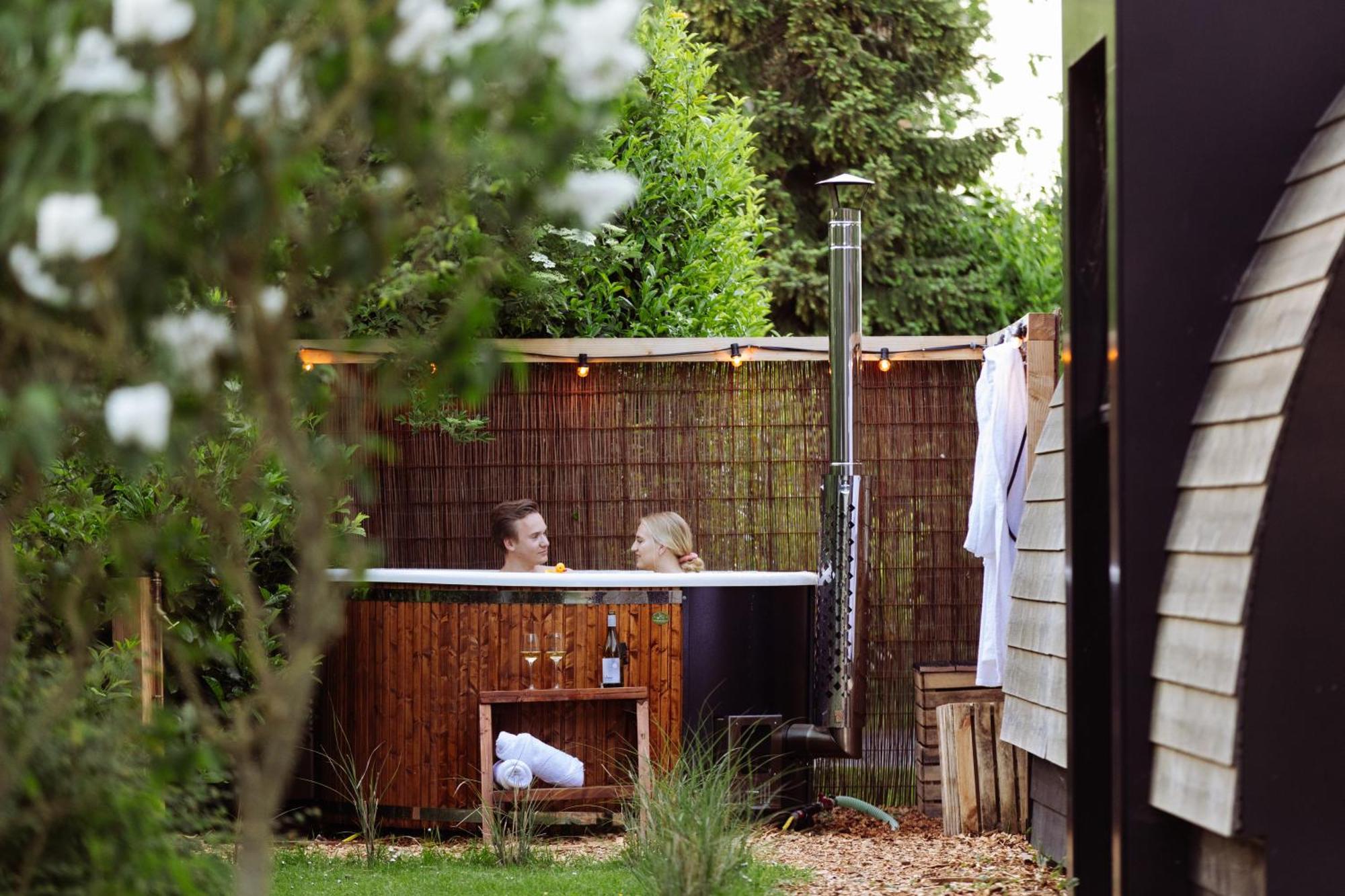 Pod Huisje Met Hottub Dokkum Zewnętrze zdjęcie